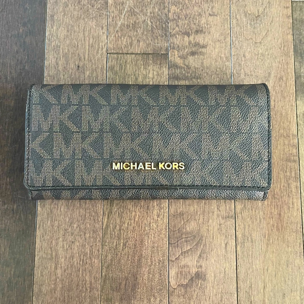 Michael Kors Large Snap Front Logo Wallet